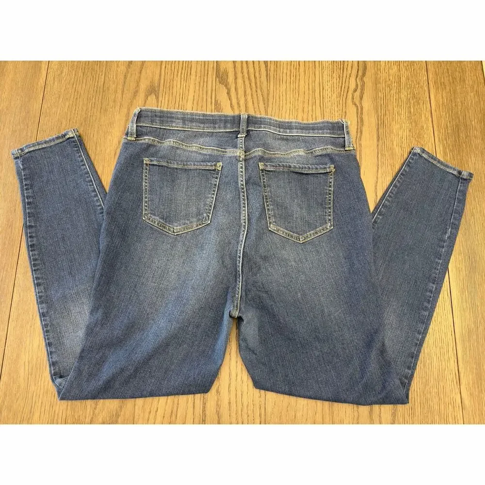 Torrid Premium Sky High Skinny Jeans Size 16R Medium Wash